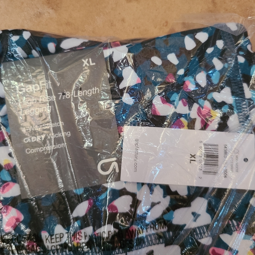 👀50% OFF🖤💗💜 NWT‼️ GapFit Basic Leggings - Picture 6 of 8